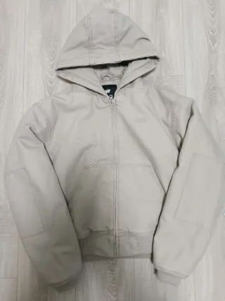 Chaqueta bomber Pull and Bear beige