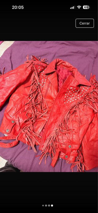Cazadora de cuero roja con flecos