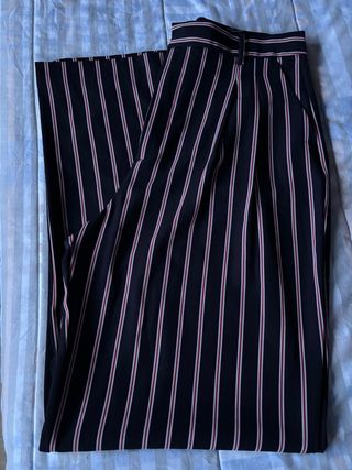 Pantalón ancho Zara