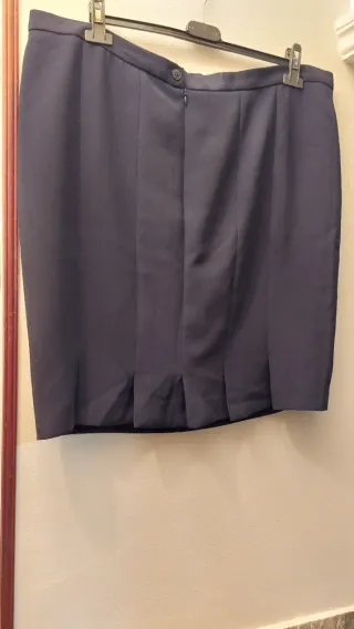 3 Faldas Tweed: Cuadros, Negro y Marrón T44/48