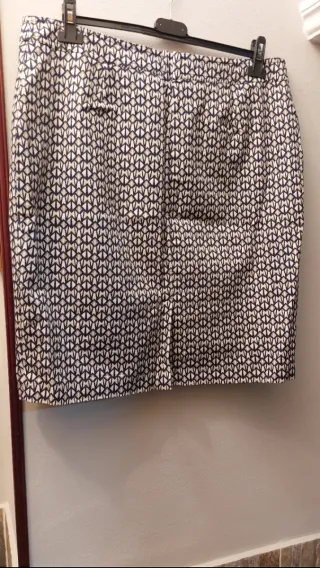 3 Faldas Tweed: Cuadros, Negro y Marrón T44/48