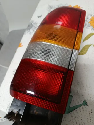 Piloto trasero izquierdo Opel Frontera B