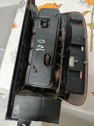 Piloto trasero izquierdo Opel Frontera B
