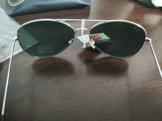 Gafas de sol Ray-Ban plata y negras