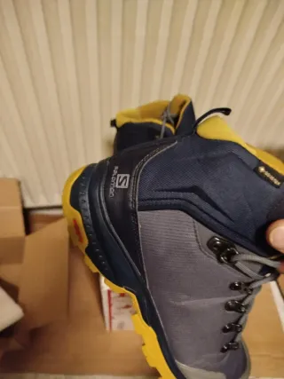 Scarponi Salomon GTX 42 nuovi