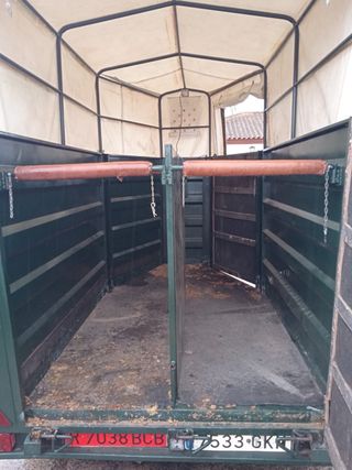 Remolque para 2 caballos
