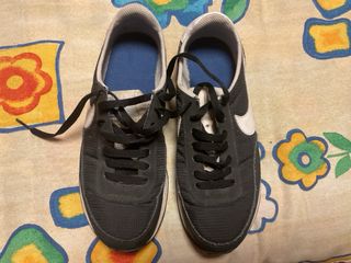 Zapatillas Nike Negras y Blancas