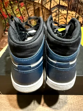 Nike Air Jordan 1 Mid Azul Marino