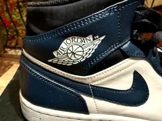 Nike Air Jordan 1 Mid Azul Marino