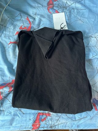 Camiseta Zara manga larga cuello alto negra