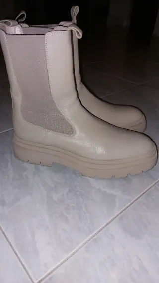 Stivaletti Zara Beige