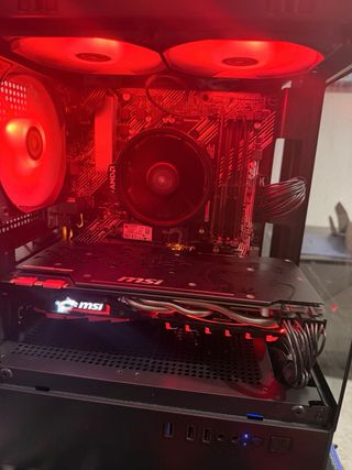 PC Gamer y juego Sekiro incluido