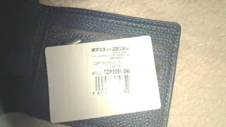 Cartera de piel azul marino