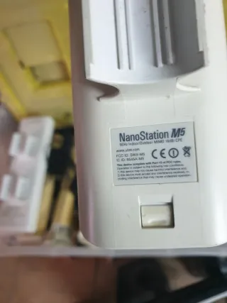 Varias antenas Ubiquiti NanoStation5 5G y 2G