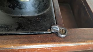 Máquina de coser antigua manual vintage