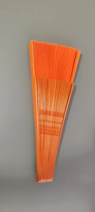 Abanico naranja decorado