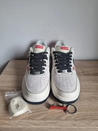 Nike Air Force 1 x Supreme