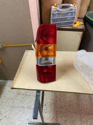 Faro Trasero Ford Transit 2005 Nuevo