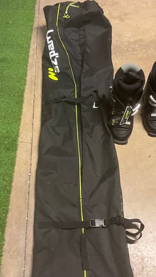 Botas y palos de esqui