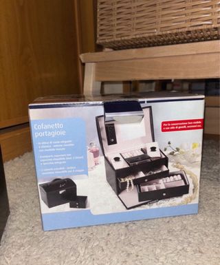 Joyero negro con tapa y asa