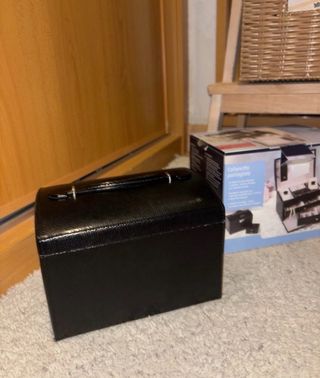 Joyero negro con tapa y asa