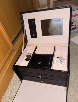 Joyero negro con tapa y asa