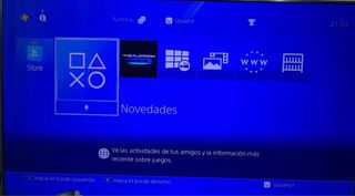 PS4 Slim Negra de 500 GB.