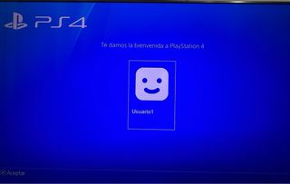 PS4 Slim Negra de 500 GB.