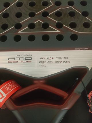 Pala Padel Nox AT10 12K Agustín Tapia 2025