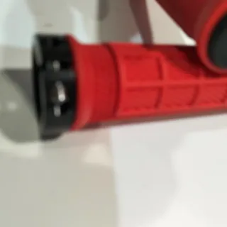 Puños de manillar rojos