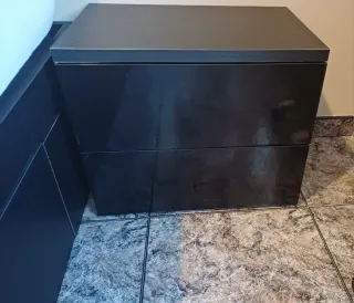 Cama con almacenamiento