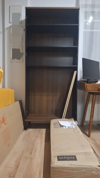 Estantería vitrina negra y madera nueva