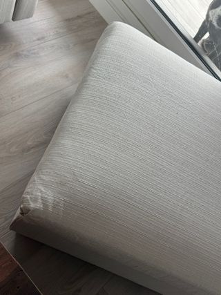 Puff reposapiés beige tela