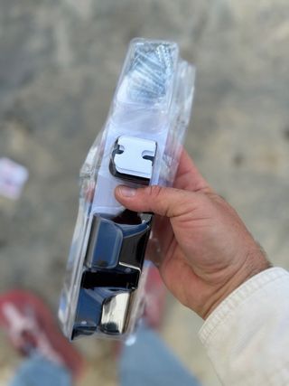 Barrera de seguridad retráctil para niños