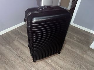 Maleta de viaje negra