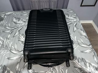 Maleta de viaje negra