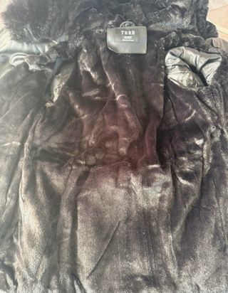 Abrigo negro con cinturón