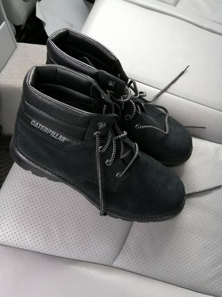 Botas Caterpillar Negras con Cordones