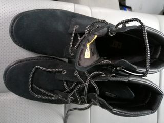 Botas Caterpillar Negras con Cordones
