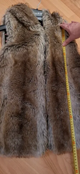 Chaleco pelo Bershka capucha