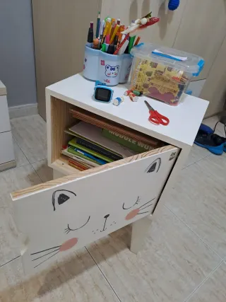 Mesita de noche infantil gato