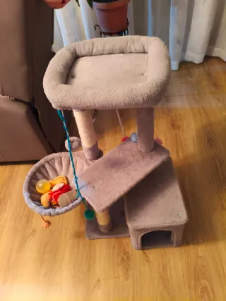 Rascador para gatos con varios niveles