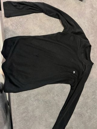 Pantalón térmico negro niña y camiseta botas nieve