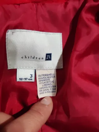 Abrigo rojo niña 2 -3 años