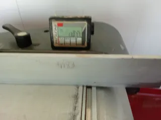 Escuadradora de carpintería digital