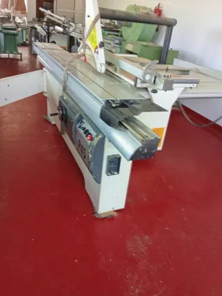 Escuadradora de carpintería digital