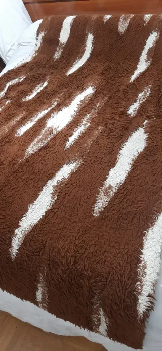 Manta marrón y beige