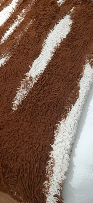 Manta marrón y beige