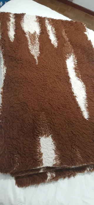 Manta marrón y beige