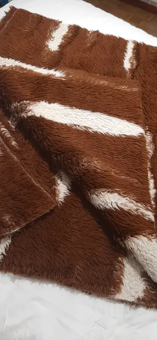 Manta marrón y beige